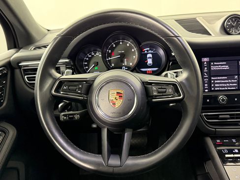 Used 2024 Porsche Macan image 21