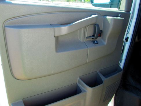 Used 2023 Chevrolet Express 2500 w/ Driver Convenience Package image 7