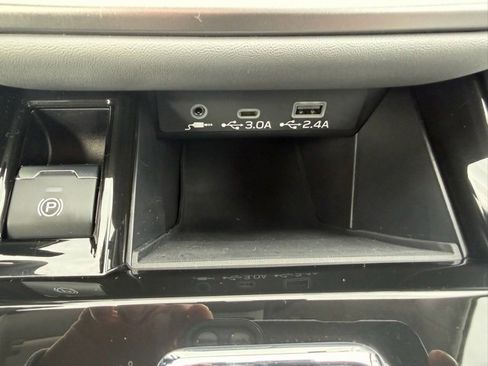 Used 2025 Subaru Legacy Premium image 36