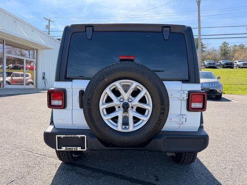 Used 2023 Jeep Wrangler Unlimited Sport AWD/4WD image 5
