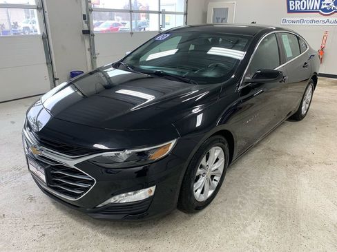 Used 2020 Chevrolet Malibu LT image 2