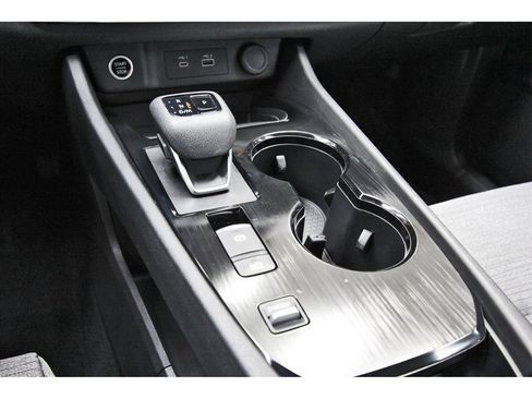 Used 2023 Nissan Rogue SV image 24