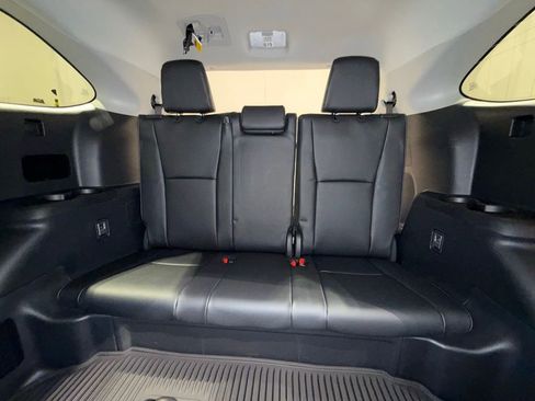 Certified 2025 Toyota Highlander Platinum image 23
