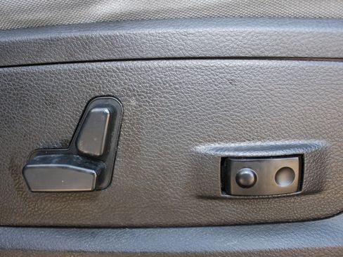 Used 2016 RAM 3500 Lone Star image 13