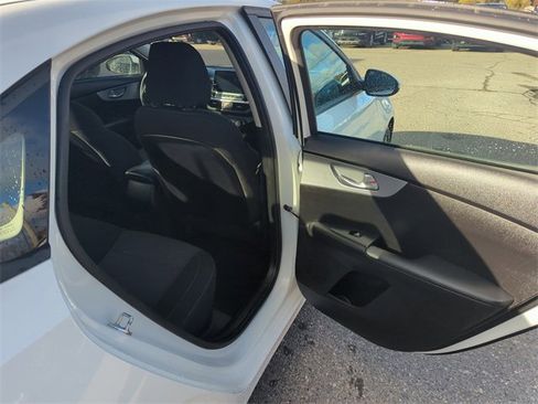 Used 2023 Kia Forte LXS image 9