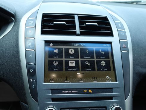 Used 2017 Lincoln MKZ Premiere image 16