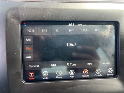 Used 2019 Jeep Cherokee Latitude Plus image 21