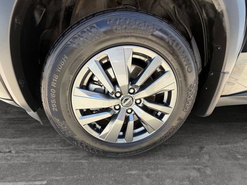 Used 2025 Nissan Pathfinder SV FWD image 9