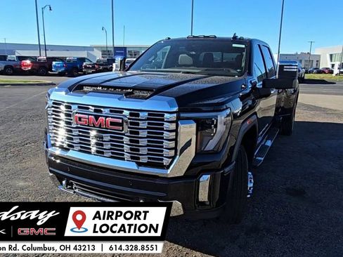 New 2026 GMC Sierra 3500 Denali w/ Denali Reserve Package image 6