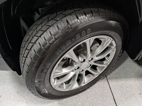 Used 2021 Jeep Cherokee Latitude Lux AWD/4WD image 9