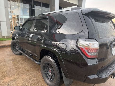 Used 2023 Toyota 4Runner SR5 Premium w/ Moonroof Package AWD/4WD image 2