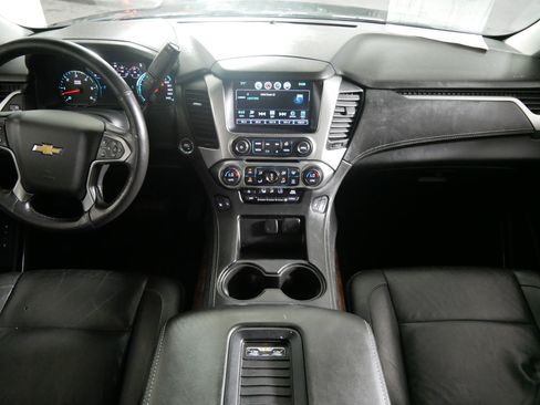 Used 2017 Chevrolet Tahoe LT w/ Luxury Package AWD/4WD image 10