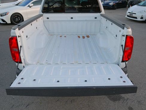 Used 2022 Chevrolet Colorado LT w/ Luxury Package RWD image 4
