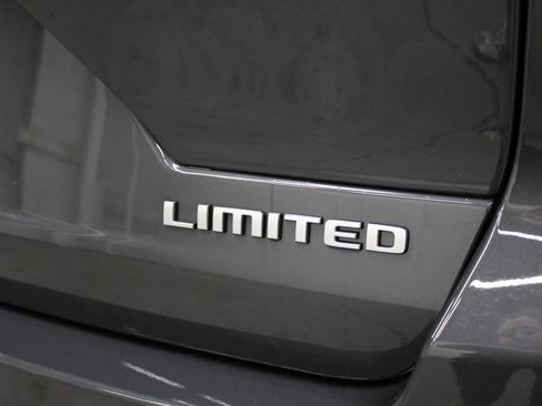 New 2025 Jeep Grand Cherokee Limited w/ Luxury Tech Group II image 41