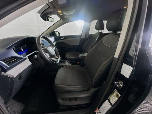 Used 2024 Volkswagen Taos SE image 13