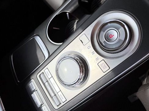 Certified 2025 Genesis GV70 2.5T AWD/4WD image 21