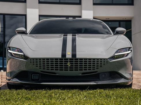 Used 2022 Ferrari Roma RWD image 9