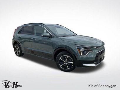 New 2025 Kia Niro SX
