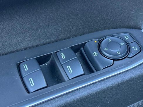 Used 2024 Chevrolet Silverado 1500 LT image 12