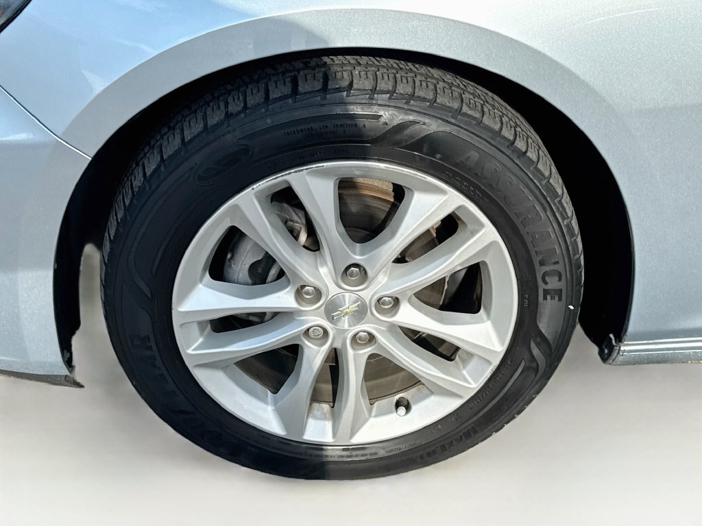 Used 2017 Chevrolet Malibu LT FWD image 36