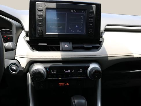 Used 2019 Toyota RAV4 XLE w/ Convenience Package FWD image 22