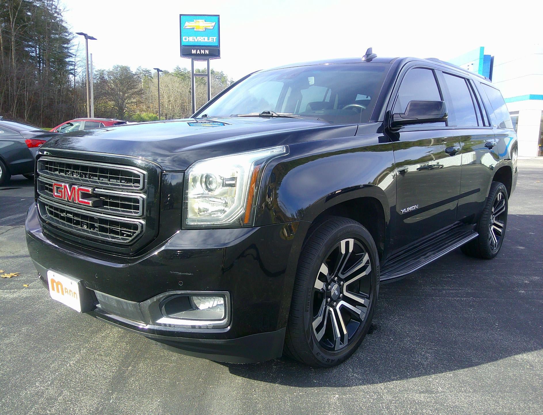 Used 2019 GMC Yukon SLT w/ Open Road Package AWD/4WD image 1
