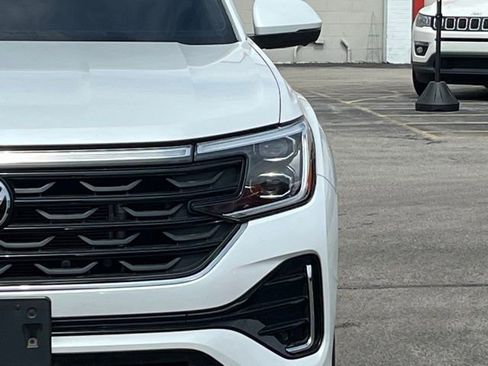 Used 2024 Volkswagen Atlas SEL Premium R-Line image 17