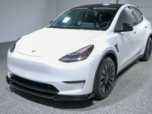 Used 2021 Tesla Model Y 2WD image 24