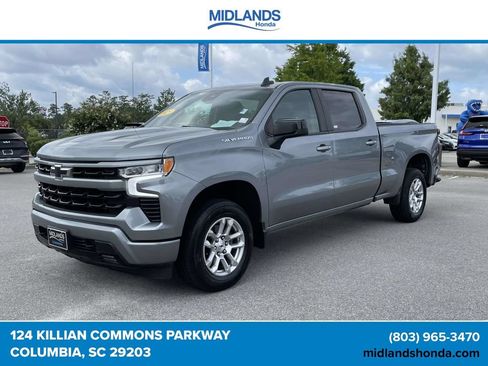 Used 2023 Chevrolet Silverado 1500 RST AWD/4WD image 3