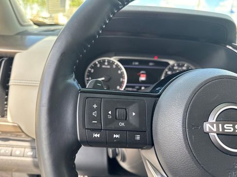 Certified 2022 Nissan Pathfinder Platinum w/ Lighting Package (N92) image 16