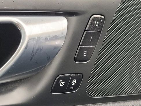 Used 2024 Volvo S60 B5 Core image 31