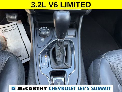 Used 2019 Jeep Cherokee Limited AWD/4WD image 10