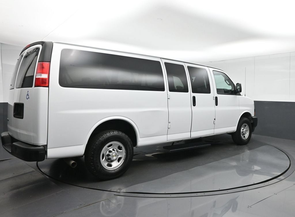 Used 2023 Chevrolet Express 3500 LS RWD image 7
