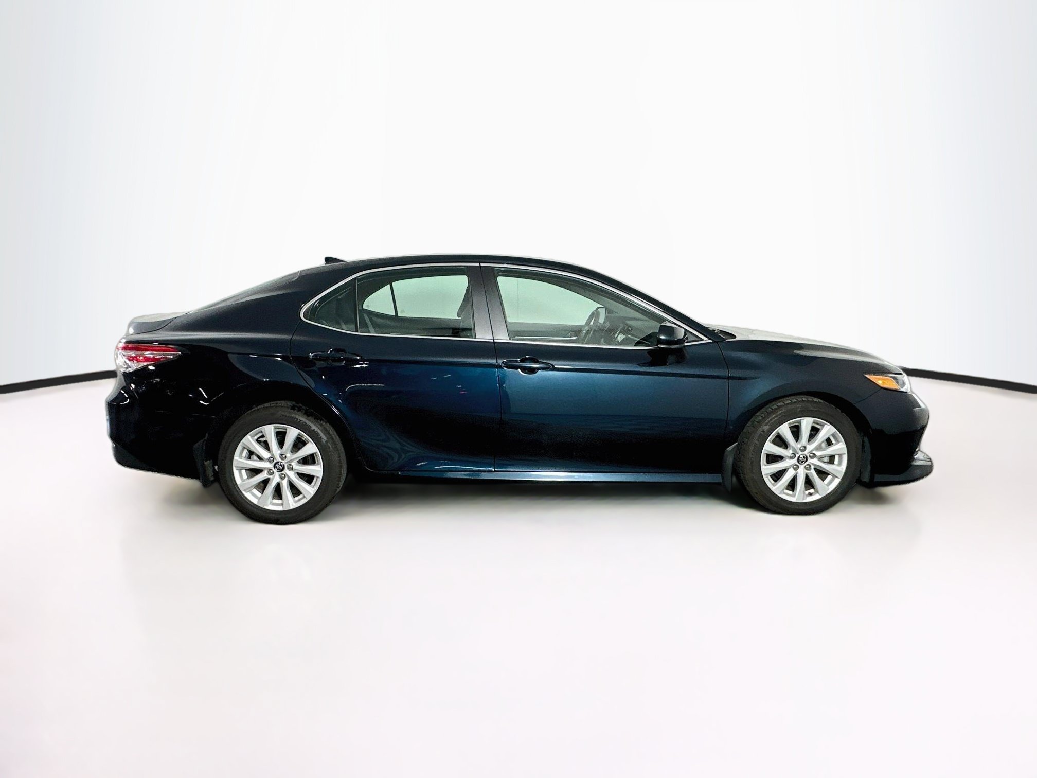 Used 2019 Toyota Camry LE FWD image 10