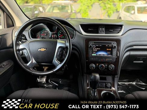 Used 2017 Chevrolet Traverse LT FWD image 24