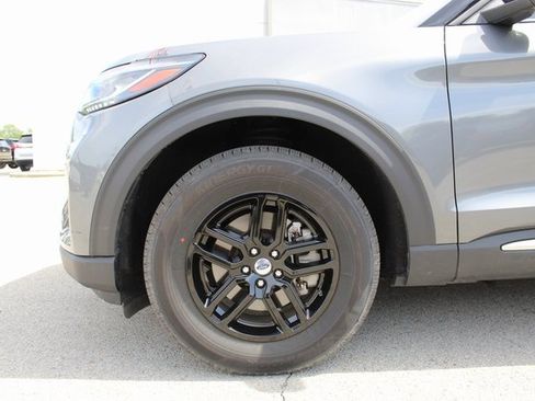 Used 2025 Ford Explorer Active image 9