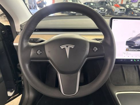 Used 2023 Tesla Model Y AWD image 30