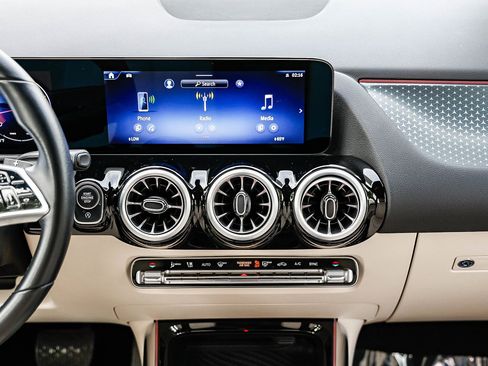 Certified 2025 Mercedes-Benz GLA 250 GLA 250 image 11