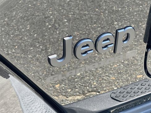 New 2025 Jeep Gladiator High Tide image 34