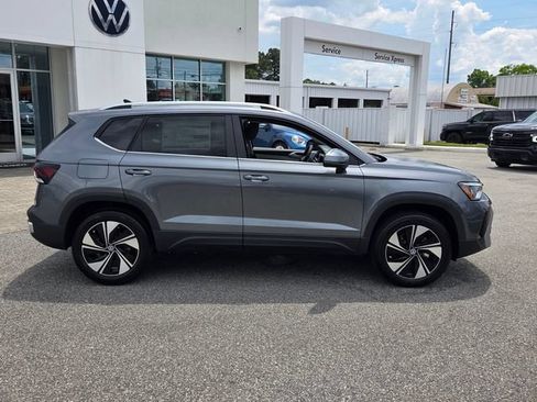 New 2026 Volkswagen Taos SE AWD/4WD image 14