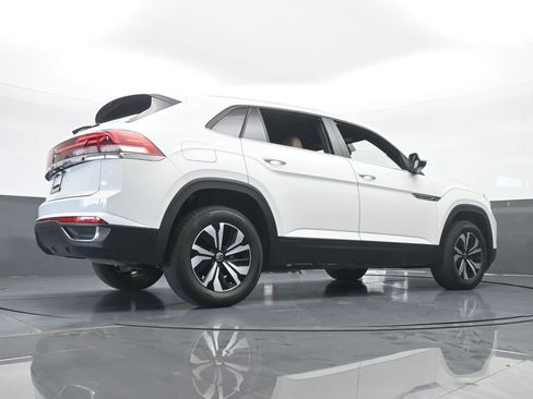 Used 2024 Volkswagen Atlas Cross Sport SE image 58