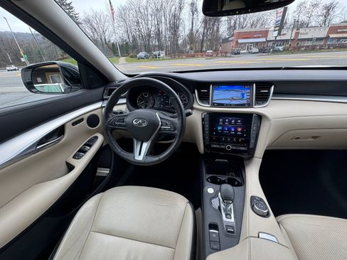 Used 2019 INFINITI QX50 Essential w/ Premium Heat Package image 17