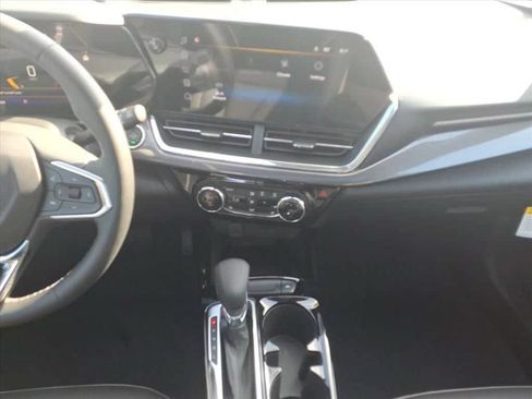 New 2026 Chevrolet Trax ACTIV w/ Sunroof Package FWD image 24