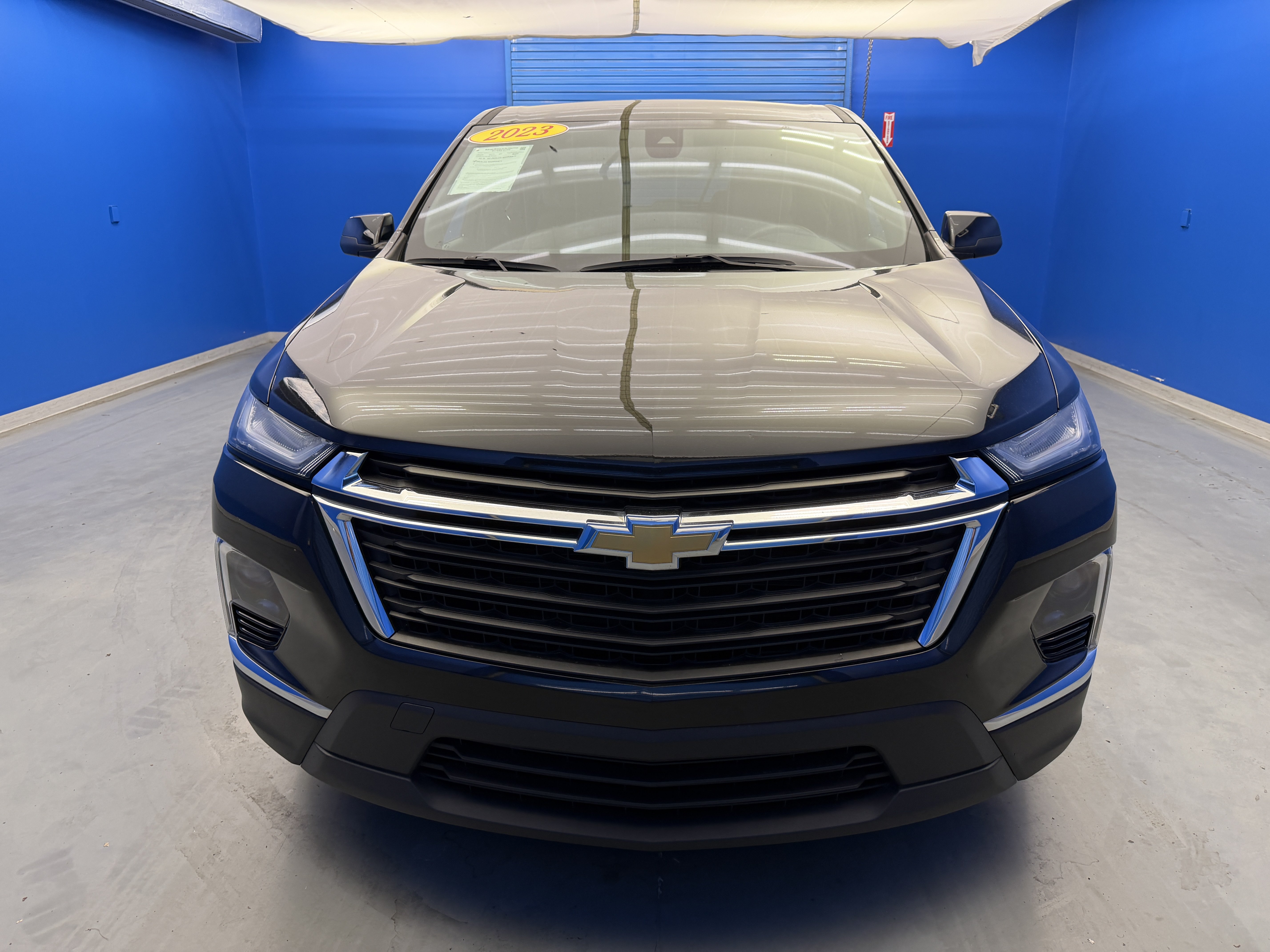 Used 2023 Chevrolet Traverse LS FWD image 3