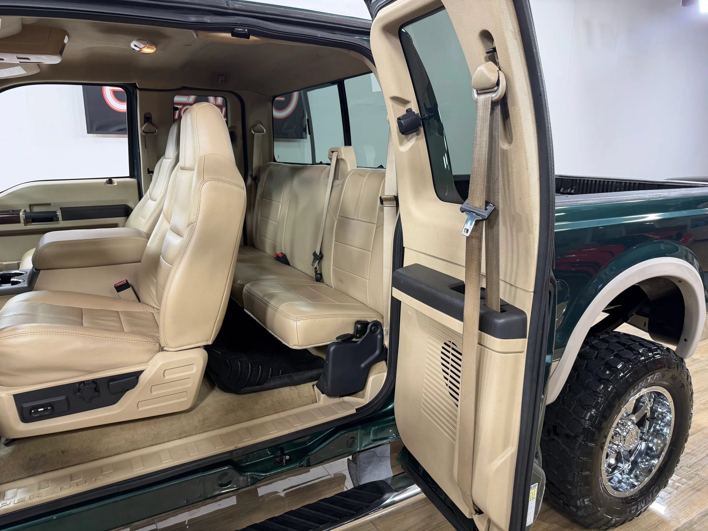 Used 2008 Ford F250 Lariat AWD/4WD image 15