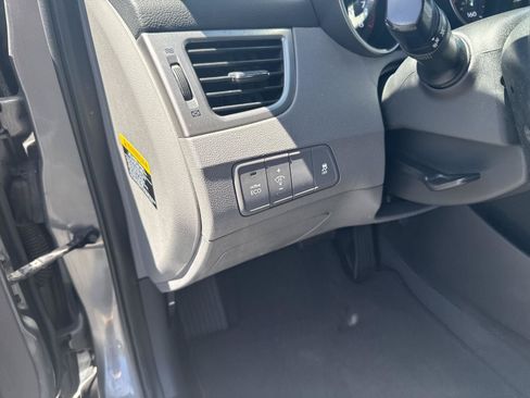 Used 2013 Hyundai Elantra GLS FWD image 15