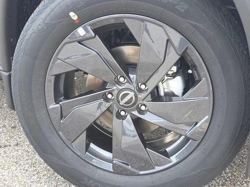 New 2026 Nissan Rogue SV w/ Cold Weather Package AWD/4WD image 9