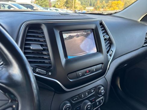 Used 2021 Jeep Cherokee Latitude Plus image 21