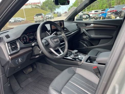 Used 2023 Audi Q5 2.0T Premium Plus w/ Premium Plus Package AWD/4WD image 6