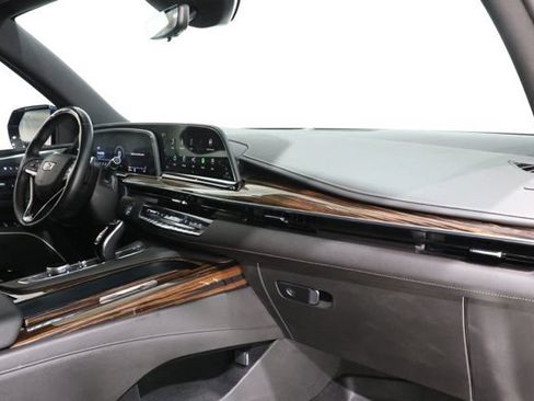Used 2023 Cadillac Escalade Premium Luxury AWD/4WD image 17